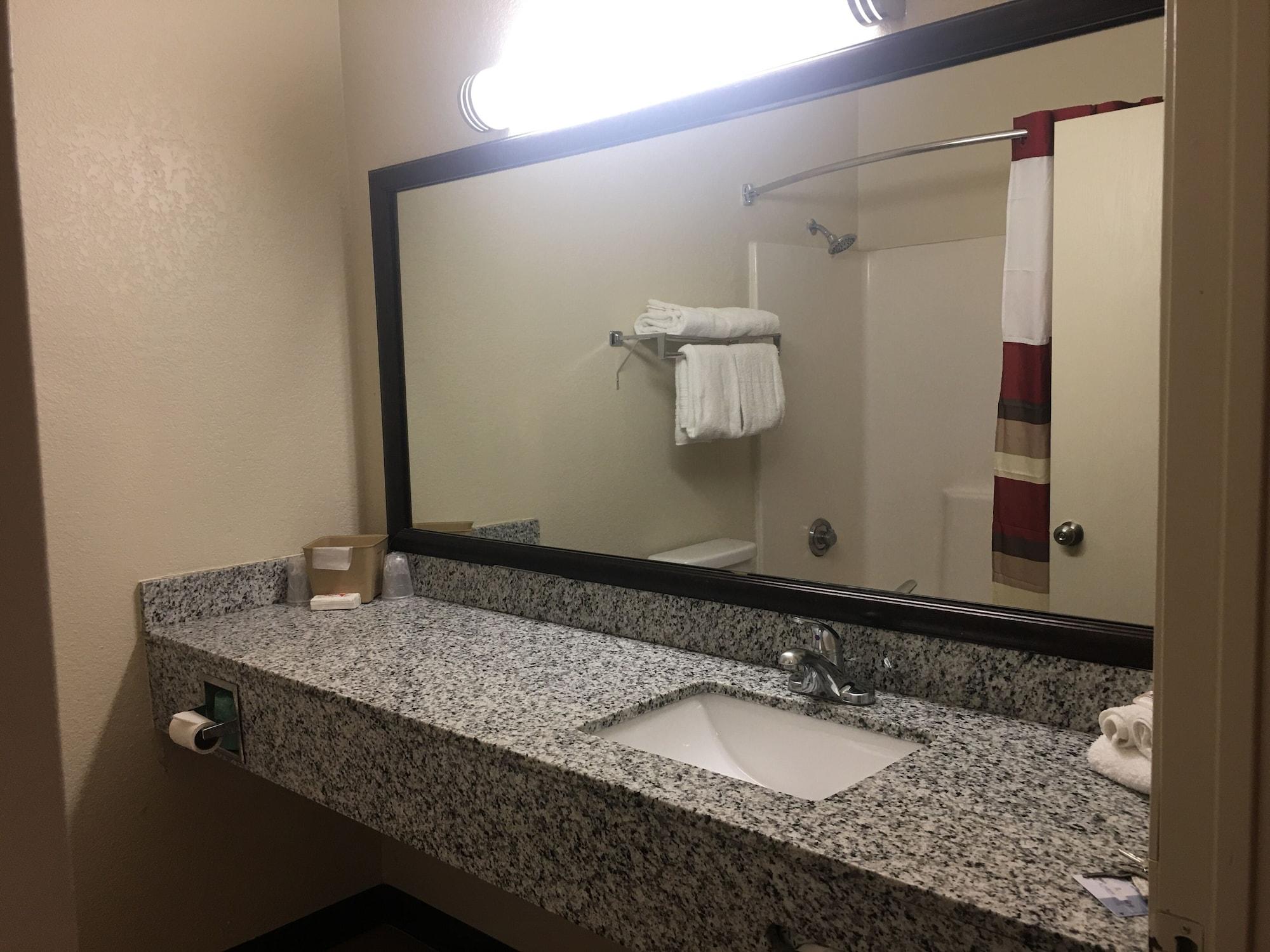 Red Roof Inn Fort Worth - Saginaw Exterior photo