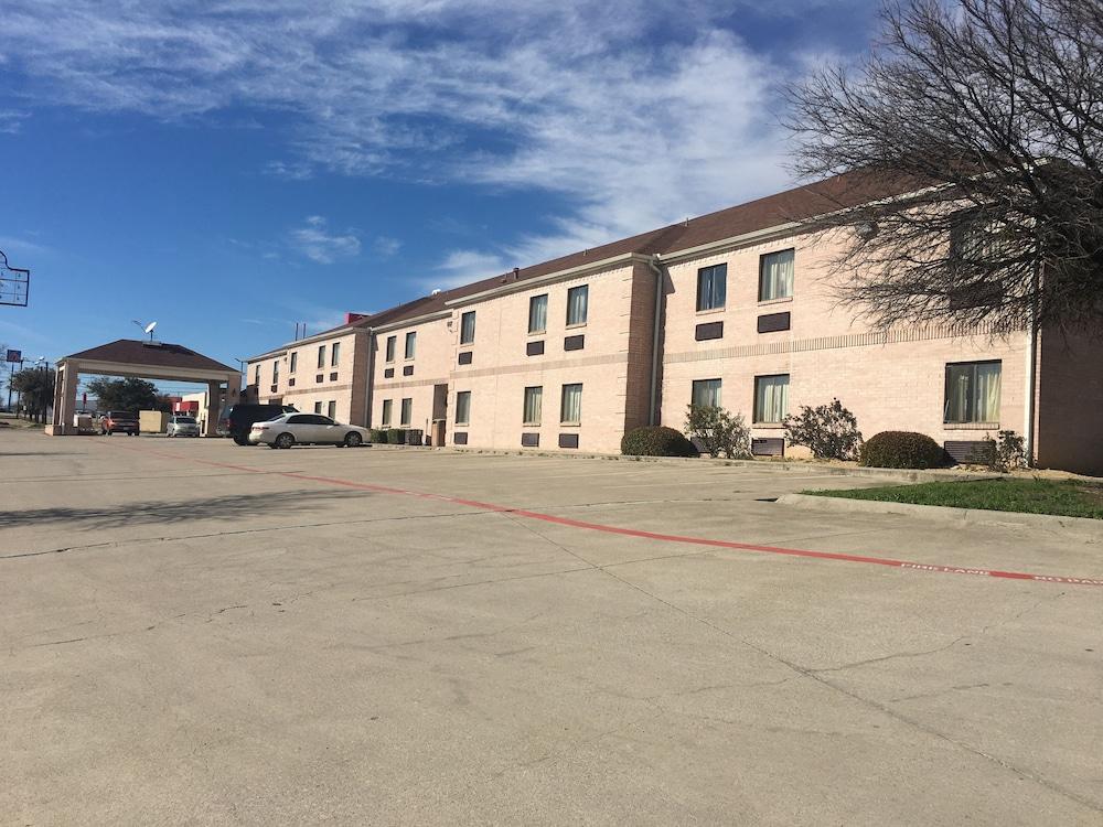 Red Roof Inn Fort Worth - Saginaw Exterior photo